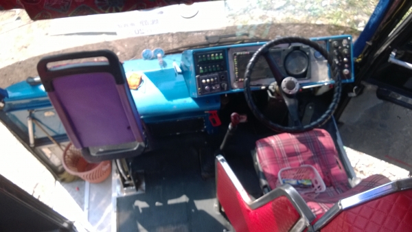 ขายรถบัสแอร์ 6 ล้อ