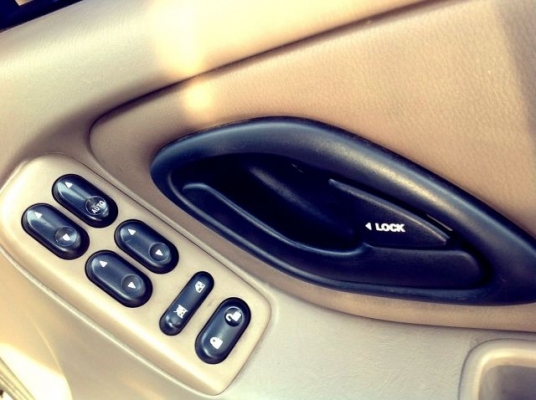 Ford Escape 3.0cc XLT GEAR AUTO 4x4 Ford Escape 3.0cc XLT GEAR AUTO 4x4