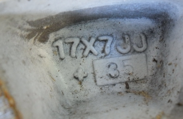 WORK  ขอบ 17 นิ้ว สีขาว 5 รู 114