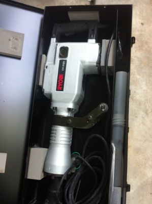 สกัดคอนกรีต RYOBI รุ่น CH-500N 1350W(30mm)รุ่นหนัก 17kg