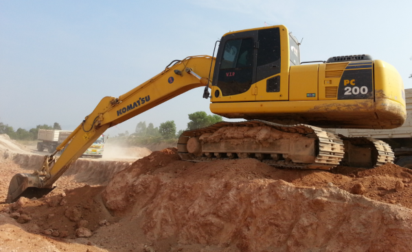 ขาย รถแบ็คโฮ KOMATSU PC200-8