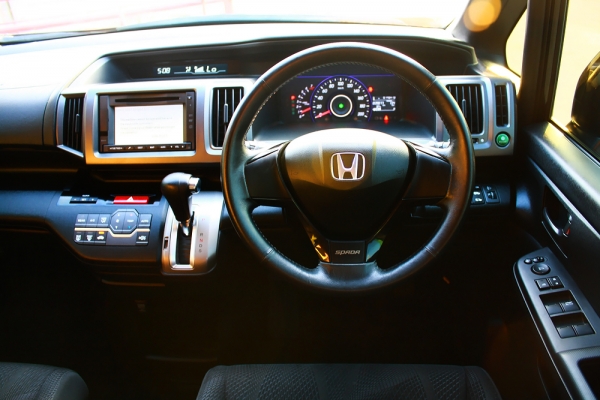 HONDA - STEPWGN - Spada 2.0 ปี 2012 HONDA - STEPWGN - Spada 2.0 ปี 2012