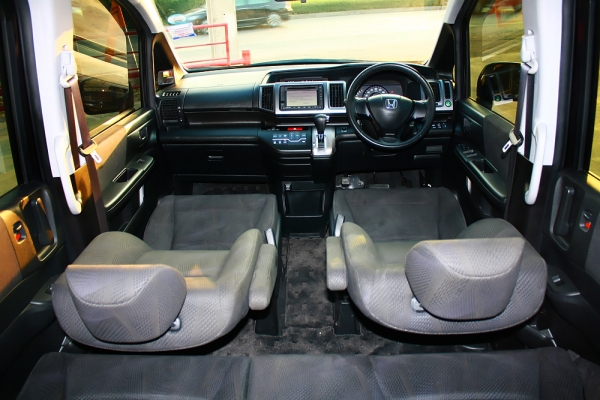 HONDA - STEPWGN - Spada 2.0 ปี 2012 HONDA - STEPWGN - Spada 2.0 ปี 2012