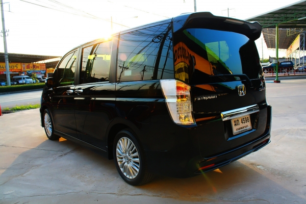 HONDA - STEPWGN - Spada 2.0 ปี 2012 HONDA - STEPWGN - Spada 2.0 ปี 2012