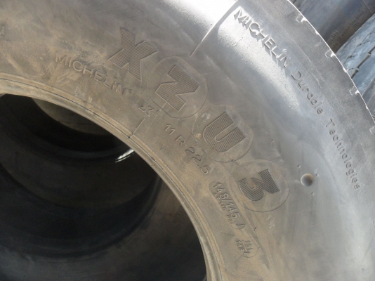 ยาง 11R22.5 สวยๆ เส้นละ 2500 บาท