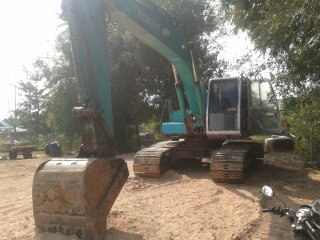 KOBELCO SK200 mak3 บูมอามสวยครับ เอวสวิงแน่นดีครับ ต่อรองใด้ครับ