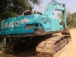 KOBELCO SK200 mak3 บูมอามสวยครับ เอวสวิงแน่นดีครับ ต่อรองใด้ครับ