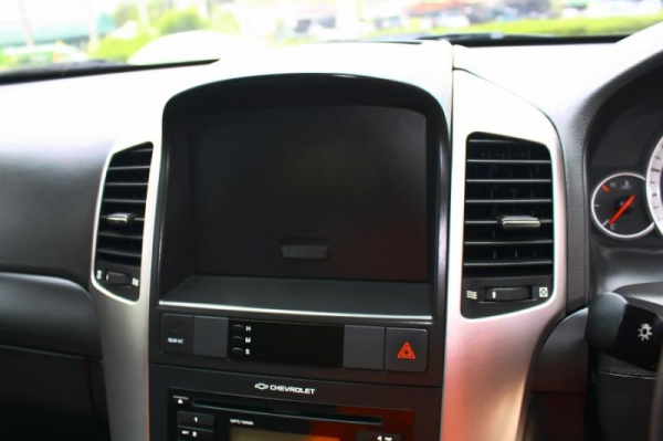 CHEVROLET - CAPTIVA - 2.4 LS AT ปี2010 สีขาว เกียร์อัตโนมัติ เครื่องเบนซิน 2400cc