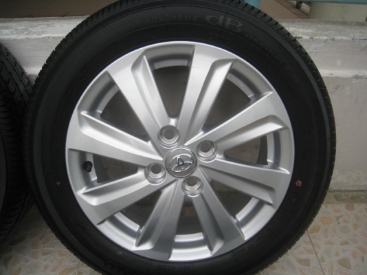 ขายล้อแม็ก new vios ป้ายแดง 15"x5.5" et45 4รู100+ยางผลิตสัปดาห์ที่ 35 ปี 13  สนใจติดต่อเล็กคลองสามครับ (081-3747940)