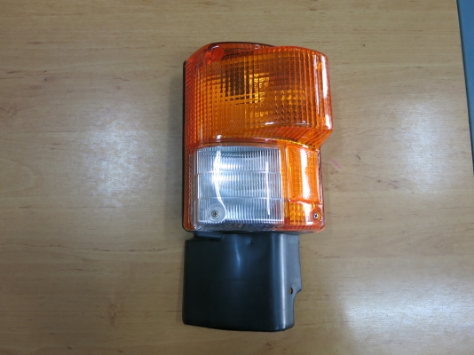 ไฟเลี้ยวมุม มิตซูบิชิ FN527 ข้างซ้าย แท้ห้าง ขายถูกๆครับ