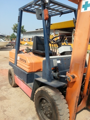 ขายรถโฟ๊คลิฟ Toyota รุ่น5 2ตัน8 เครื่องดีเซล งาสไล้ เสาสูง ขายรถโฟ๊คลิฟ Toyota รุ่น5 2ตัน8 เครื่องดีเซล งาสไล้ เสาสูง