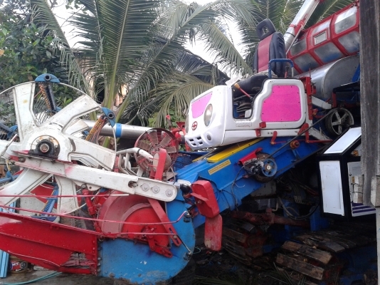 ขายรถเกี่ยวข้าวศักดิ์พัฒนา