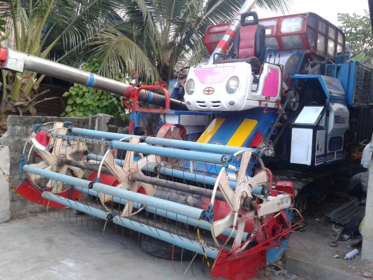 ขายรถเกี่ยวข้าวศักดิ์พัฒนา ขายรถเกี่ยวข้าวศักดิ์พัฒนา