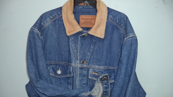 เสื้อยีนส์ TIMBERLAND MADE IN USA  SIZE L เสื้อยีนส์ TIMBERLAND MADE IN USA  SIZE L