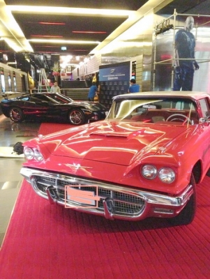 ขาย Ford Thunderbird ปี 1960 สีแดง ขาย Ford Thunderbird ปี 1960 สีแดง
