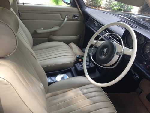 ขาย Benz W115 Limousine 1975 สีดำ