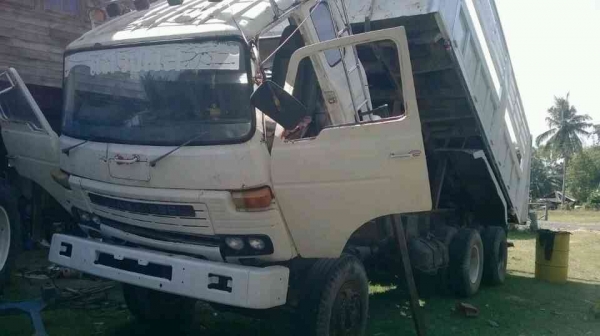 ขาย10ล้อเพลาเดียว ISUZU JCM ดั้มเครื่อง 145แรง พวงมาบังเพาเวอร์ เบรคทิพฟี่ พร้อมใช้งานครับ