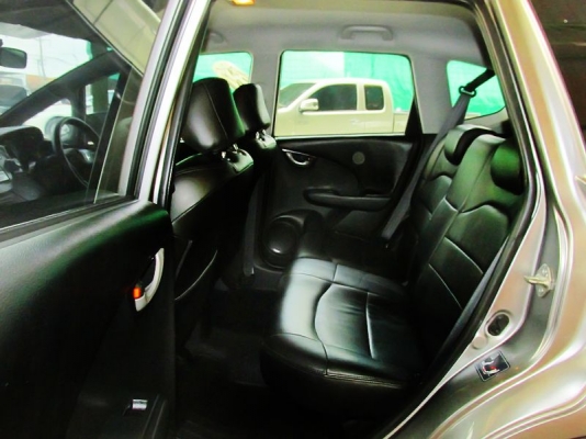 HONDA - JAZZ -  i-VTEC 1.5 AT ปี2009