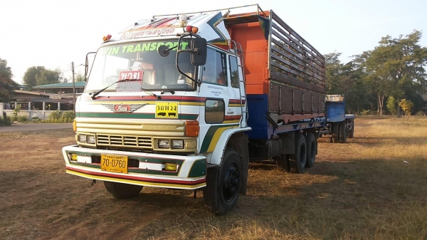 ***ขายแล้วครับขอบคุณ Truck2hand าย10ล้อพื้นเรียบ พ่วง แม่+ลูก HINO KT925 เพลาเดียว วางเครื่องHO6C Turbo วางหัวF17(ลงเล่มครบ) เครื่องแน่น แรงดี ช่วงล่างคัสซีดีไม่ปะไม่ดาม พื้นเรียบตกเหล็กพื้นเหล็กสภาพดีไม่ผุ ยางดี10เส้น หัวเก๋งดีไม่ผุ คอนโซลครบ เบรคลม ลูก