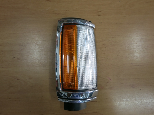 ไฟเลี้ยวมุม มิตซูบิชิ ไซโคลน CYCLONE ข้างขวา แท้ห้าง ขายถูกๆครับ โครเมียมตัดดำ