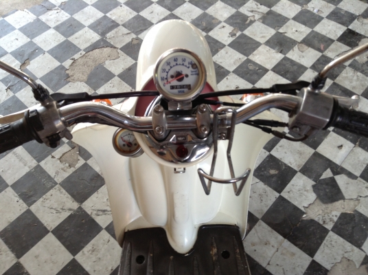 ขาย!!!ยามาฮ่าวีโน่50cc สต๊าทมือและเท้า ปีที่ซื้อ53 รถเครื่องดีคับ ขับขี่ดี มีกล่องใหญ่เก็บของใต้เบาะคับ