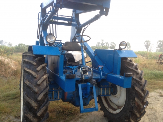 ขายรถแทรกเตอร์ FORD