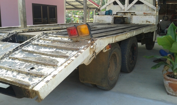 ขายรหางลากเทรนเลอร์  เลขตัวถัง FN215K  เลขเครื่องยนต์ 6D15 ทะเบียนพร้อมโอน