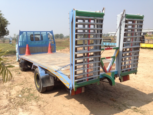 ขายรถ อีซูซุ 6 ล้อ NKR55L-เครื่อง 4BE1-  ท้ายลาดมีหางพับไฮดรอลิกส์ ขึ้นรถเกี่ยวข้าว รถสภาพเดิมบางพร้อมใช้  รถไม่มีทะเบียน สนใจติดต่อ ชัยยา สตึก โทร 081-9972972 081-9972972