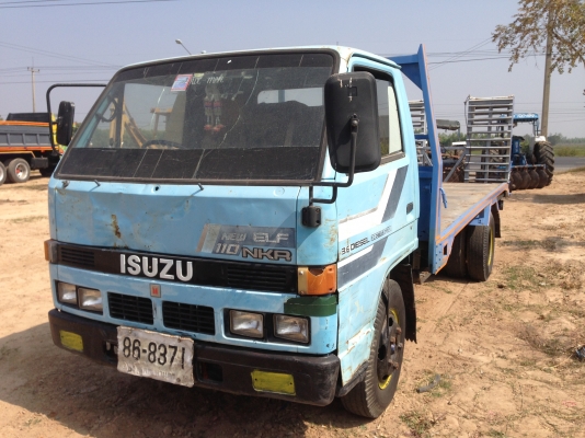 ขายรถ อีซูซุ 6 ล้อ NKR55L-เครื่อง 4BE1-  ท้ายลาดมีหางพับไฮดรอลิกส์ ขึ้นรถเกี่ยวข้าว รถสภาพเดิมบางพร้อมใช้  รถไม่มีทะเบียน สนใจติดต่อ ชัยยา สตึก โทร 081-9972972 081-9972972