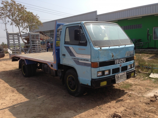 ขายรถ อีซูซุ 6 ล้อ NKR55L-เครื่อง 4BE1-  ท้ายลาดมีหางพับไฮดรอลิกส์ ขึ้นรถเกี่ยวข้าว รถสภาพเดิมบางพร้อมใช้  รถไม่มีทะเบียน สนใจติดต่อ ชัยยา สตึก โทร 081-9972972 081-9972972