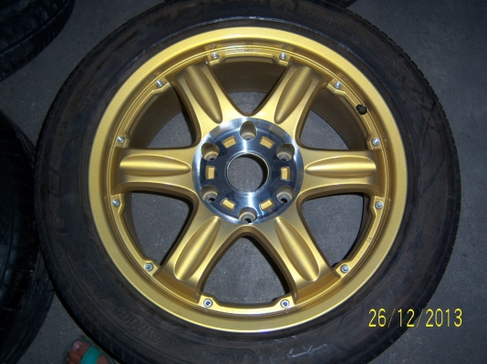 แม็ก 18 สวยๆ6รู พร้อมยางปี12  225 45 18