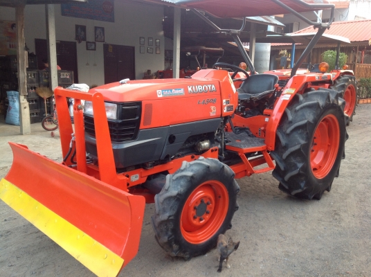ปัญญาแทรคเตอร์มาแล้ว...จัดมาให้ครับ รีบโดยด่วน.คูโบต้า L4508 พร้อมใบมีดตราช้าง โรตาลี่ตราช้าง เล่มทะเบียนพร้อม จัดส่ง อ.คง จ. นครราชสีมา