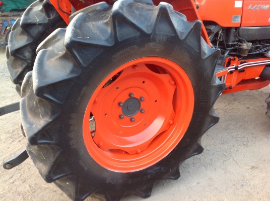 ปัญญาแทรคเตอร์มาแล้ว...จัดมาให้ครับ รีบโดยด่วน.คูโบต้า L4508 พร้อมใบมีดตราช้าง โรตาลี่ตราช้าง เล่มทะเบียนพร้อม จัดส่ง อ.คง จ. นครราชสีมา