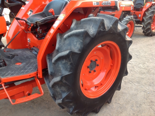 ปัญญาแทรคเตอร์มาแล้ว...จัดมาให้ครับ รีบโดยด่วน.คูโบต้า L4508 พร้อมใบมีดตราช้าง โรตาลี่ตราช้าง เล่มทะเบียนพร้อม จัดส่ง อ.คง จ. นครราชสีมา