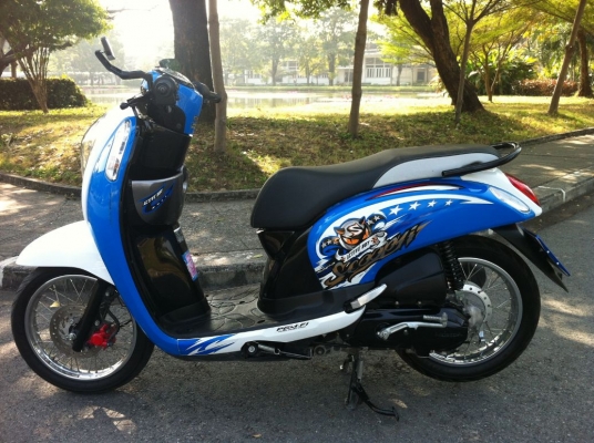 ขาย Honda Scoopy i โฉมใหม่ น้ำเงิน-ขาว ปี 2556(รถ8เดือน) ราคา 26,500บาท ถูกมากอย่าคิดนาน