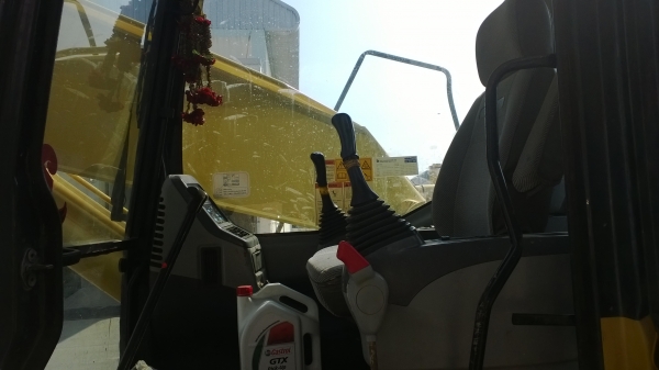 pc200-8 ใช้119xx ชม. ปี2006 สภาพยังสวย สีเดิม เครื่องดี ปั้มดี มีชุดจดทะเบียน(อินวอยล์)