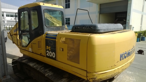 pc200-8 ใช้119xx ชม. ปี2006 สภาพยังสวย สีเดิม เครื่องดี ปั้มดี มีชุดจดทะเบียน(อินวอยล์)