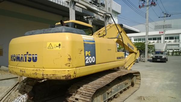 pc200-8 ใช้119xx ชม. ปี2006 สภาพยังสวย สีเดิม เครื่องดี ปั้มดี มีชุดจดทะเบียน(อินวอยล์)