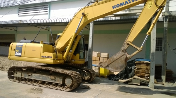 pc200-8 ใช้119xx ชม. ปี2006 สภาพยังสวย สีเดิม เครื่องดี ปั้มดี มีชุดจดทะเบียน(อินวอยล์)