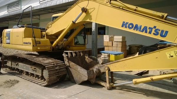 pc200-8 ใช้119xx ชม. ปี2006 สภาพยังสวย สีเดิม เครื่องดี ปั้มดี มีชุดจดทะเบียน(อินวอยล์)