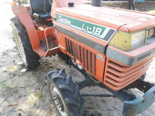 ปัญญาแทรคเตอร์มาแล้ว...จัดมาให้ครับ คูโบต้า L1-18 พร้อมผาน ตามสภาพ จัดส่ง อ.เปือยน้อย จ.ขอนแก่น