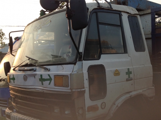 ขายด่วนๆ nissan UD ติดเครน3ตัน สภาพพร้อมใช้งาน