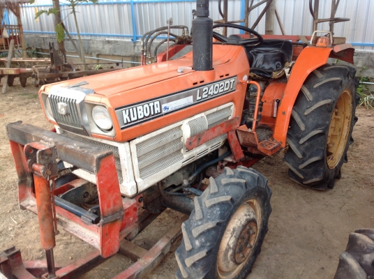 ปัญญาแทรคเตอร์มาแล้ว...จัดมาให้ครับ คูโบต้า L 2402 DT  พร้อม ใบมีด