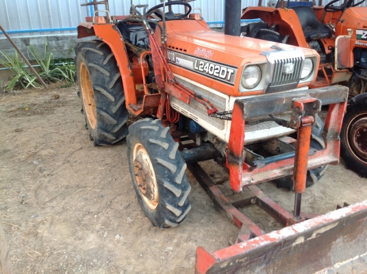 ปัญญาแทรคเตอร์มาแล้ว...จัดมาให้ครับ คูโบต้า L 2402 DT  พร้อม ใบมีด