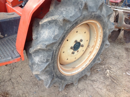 ปัญญาแทรคเตอร์มาแล้ว...จัดมาให้ครับ คูโบต้า L1-185 พร้อมผาน ตามสภาพ