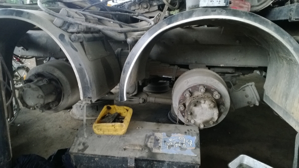 HINO PROFIA  HH341 สิบล้อหัวลาก2เพลา ขายตามสภาพ ไม่มีเครื่อง..ล้อมีครบ เล่มพร้อมภาษีไม่ขาด..หัวสวยมาก.