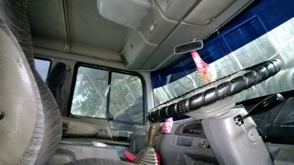 HINO PROFIA  HH341 สิบล้อหัวลาก2เพลา ขายตามสภาพ ไม่มีเครื่อง..ล้อมีครบ เล่มพร้อมภาษีไม่ขาด..หัวสวยมาก.