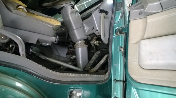 HINO PROFIA  HH341 สิบล้อหัวลาก2เพลา ขายตามสภาพ ไม่มีเครื่อง..ล้อมีครบ เล่มพร้อมภาษีไม่ขาด..หัวสวยมาก.