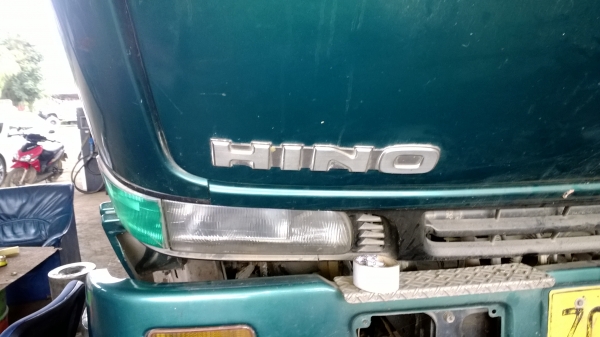 HINO PROFIA  HH341 สิบล้อหัวลาก2เพลา ขายตามสภาพ ไม่มีเครื่อง..ล้อมีครบ เล่มพร้อมภาษีไม่ขาด..หัวสวยมาก.