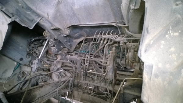 HINO PROFIA  HH341 สิบล้อหัวลาก2เพลา ขายตามสภาพ ไม่มีเครื่อง..ล้อมีครบ เล่มพร้อมภาษีไม่ขาด..หัวสวยมาก.